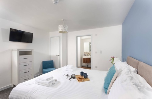 St Just Hotel | Portheras, B&B - a hotel room that sleeps 2 guests in 1 bedroom
