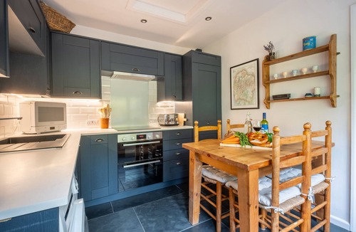 Broughton Mills Cottage | Potter's Wheel - sleeps 4, private lake access, dog friendly and parking
