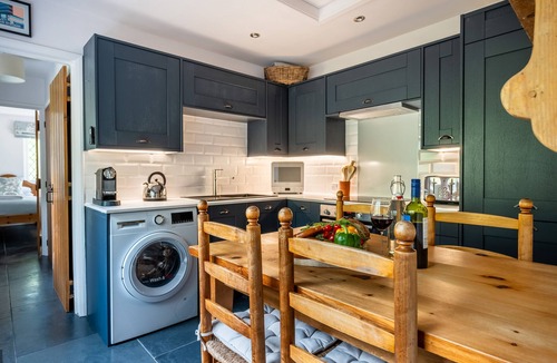 Broughton Mills Cottage | Potter's Wheel - sleeps 4, private lake access, dog friendly and parking