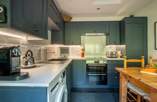 Broughton Mills Cottage | Potter's Wheel - sleeps 4, private lake access, dog friendly and parking