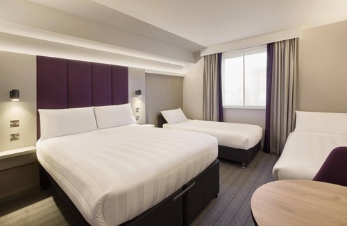 Aylesbury Hotel | Premier Inn Aylesbury