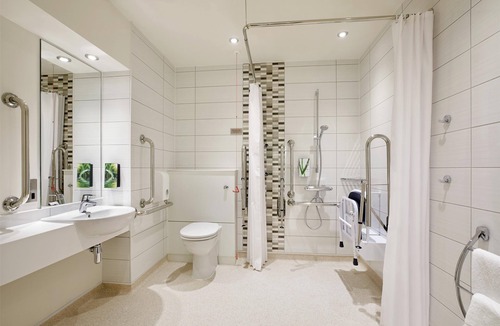 Northampton Hotel | Premier Inn Northampton South - Wootton