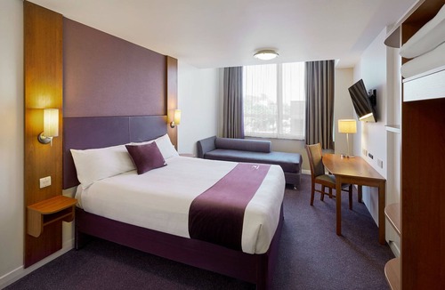 Winwick Hotel | Premier Inn Warrington North East