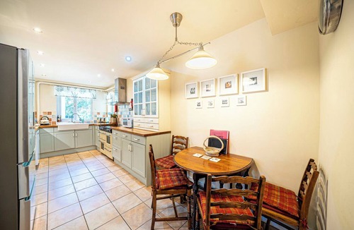 New Forest District Cottage | PRIMROSE SPINNEY, pet friendly, character holiday cottage in Ringwood