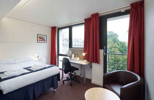 Knightsbridge and Belgravia Bed & Breakfast | Princes Gardens