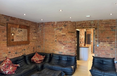 Montpellier Apartment | Pristine Montpellier Gardens Apartment