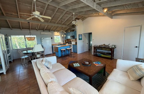 George Town House | Private and quaint 2 bedroom waterfront cottage - 10 minutes from Georgetown