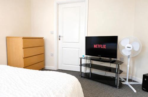 Wolverhampton House | Private Ensuite room in Wolverhampton city centre