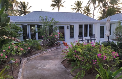 Double Bay House | Private Estate House on Private Gorgeous Pink Sand Beach, "Senza Nome"