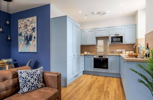 West Cliff Apartment | Private Garden Apt, w/Free Gym, Parking & Wi-Fi