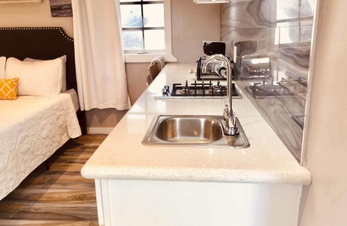 Nassau Cottage | Private Grand Suite #8