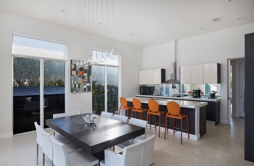North Bimini House | Private island 4/5.5 luxury pool home with private boat dock up to 85 foot