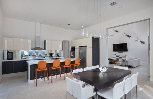 North Bimini House | Private island 4/5.5 luxury pool home with private boat dock up to 85 foot