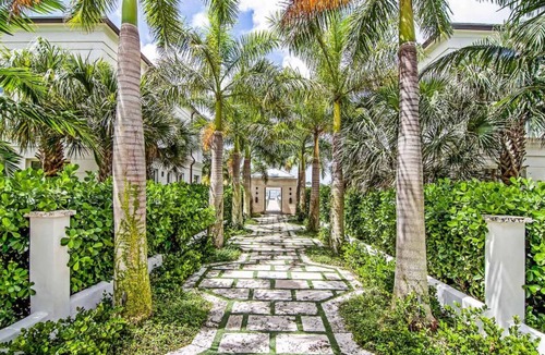 Paradise Island House | Private Island Ocean Front Estate Steps away from Atlantis