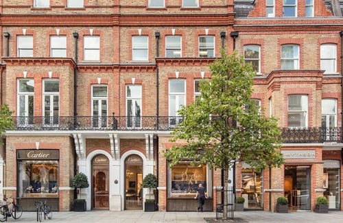 Knightsbridge House | Private Knightsbridge Mews House | Harrods 1min, Parking & Top 5% Rated
