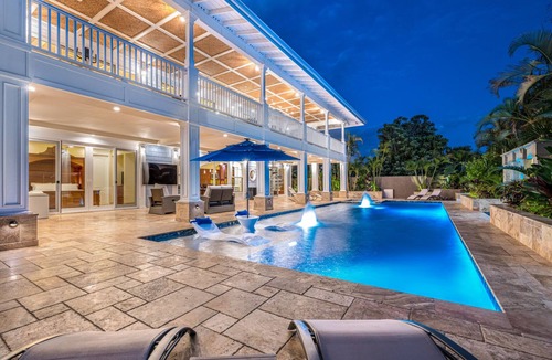 Kihei House | Private Luxury Villa in Kihei. Just moments walk to the beach. 10/10 reviews!