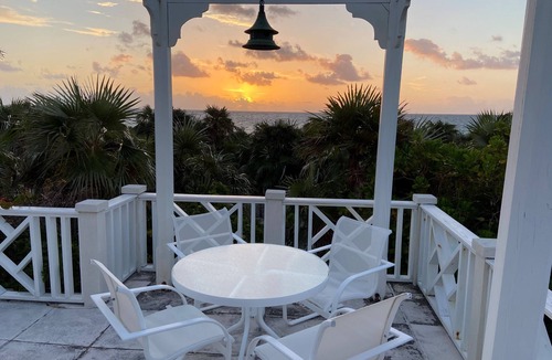 Savannah Sound Villa | Private Villa Directly on Windermere Beach, Private Pool, Tennis