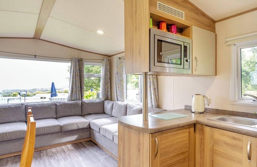 Great Yarmouth House | Provides a comfortable amount of living space.