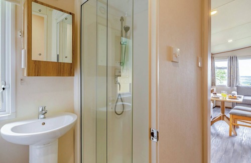 Great Yarmouth House | Provides a comfortable amount of living space.
