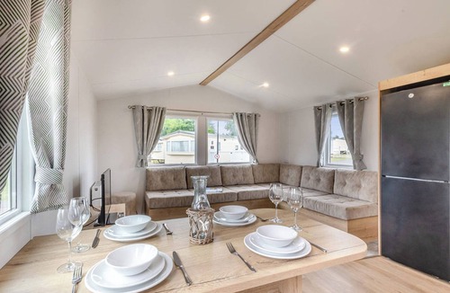 Great Yarmouth House | Provides a comfortable amount of living space.