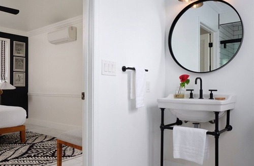 Wailuku Bed & Breakfast | Puakenikeni Suite - Secluded Stay