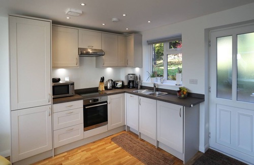 Marlow Apartment | Purpose built, comfortable, one bed apartment walking distance of Marlow
