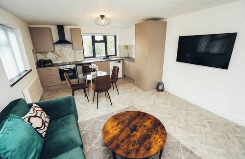 Barrow-on-Trent Apartment | Queensferry Collection - Residence 1
