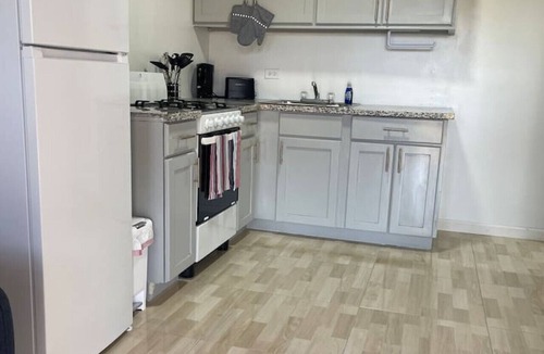 Nassau Apartment | Quiet 1BR: 4 mins to Beach 10 mins to Downtown