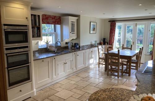 Blakesley House | Quintessential English village House 4 miles from Silverstone circuit, sleeps 8.