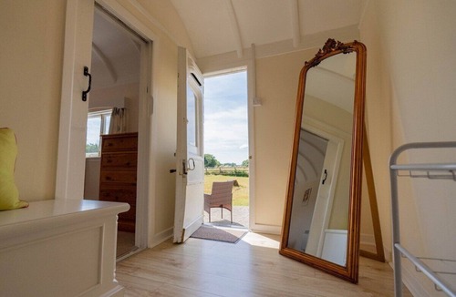 Christchurch House | Quirky Railway Carriages