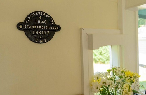 Christchurch House | Quirky Railway Carriages