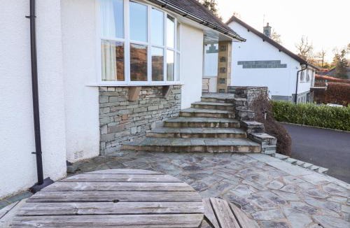 Grasmere House | Rainbow End