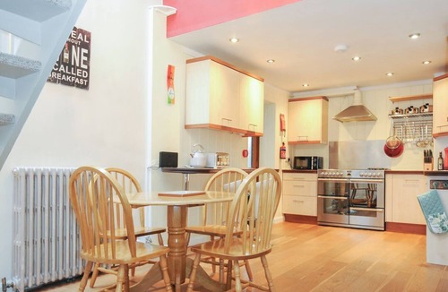 Launceston Cottage | Rainbows End is in Launceston.
