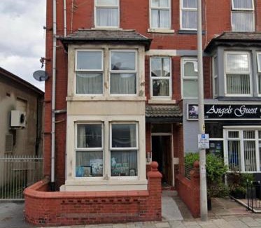 Blackpool Town Center Apartment | Reads Avenue - Luxury Ground Floor Studio - Next Door to H&A Social Club