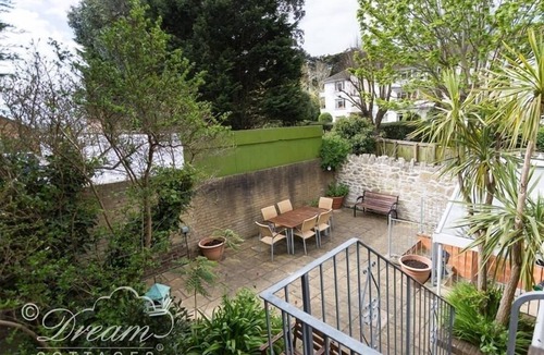 Weymouth Cottage | REDCLIFF VIEW LODGE, family friendly, with a garden in Weymouth