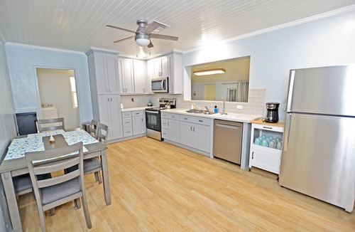 Spanish Wells House | Reel Em Inn - 3 bedrooms/2 bath. 2-minute walk to the beach!