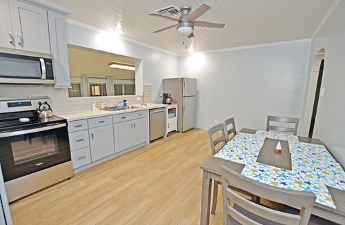 Spanish Wells House | Reel Em Inn - 3 bedrooms/2 bath. 2-minute walk to the beach!