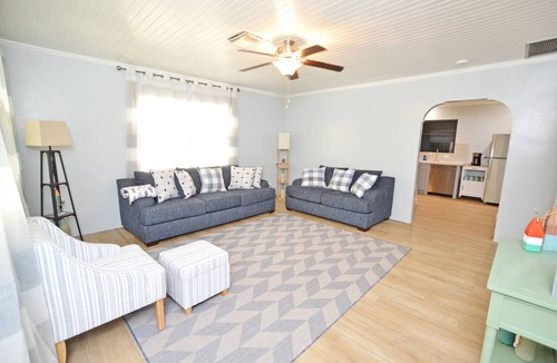 Spanish Wells House | Reel Em Inn - 3 bedrooms/2 bath. 2-minute walk to the beach!