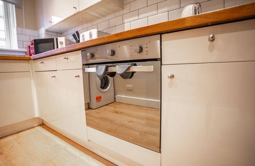 Coatbridge Apartment | Refreshing Modern Apartment in Coatbridge