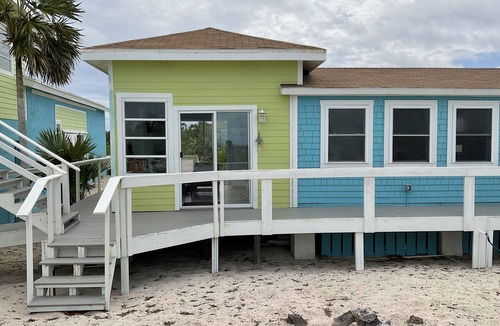 Hawks Nest Cottage | Relax & enjoy the peace & quiet at this BEACHFRONT home that sleeps up to 8