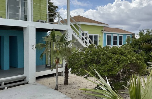 Hawks Nest Cottage | Relax & enjoy the peace & quiet at this BEACHFRONT home that sleeps up to 8