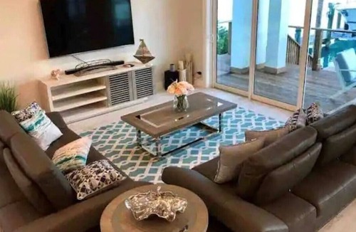 Staniel Cay Villa | Relax in this turquoise ocean inspired villa