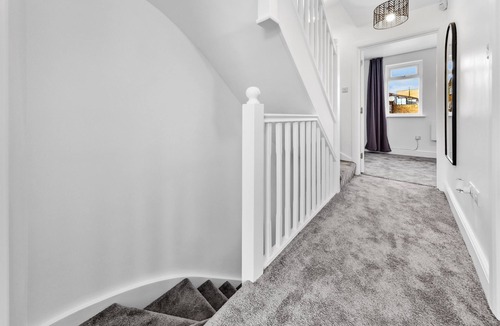Enfield Highway House | Relax & Recharge+Spacious 4BR+Ideal for Families