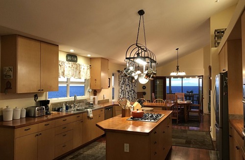 Captain Cook House | RELAXING, Away-from-it-All home on the water with small Natural Pool
