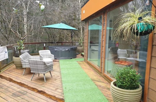 Macclesfield Cabin | Relaxing couples getaway with hot tub