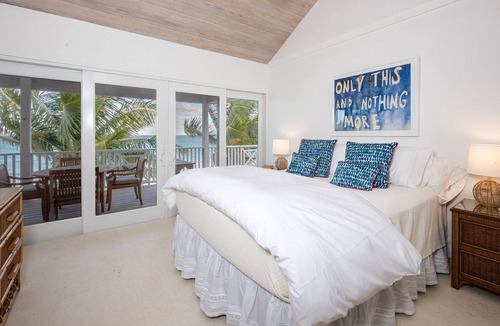 Savannah Sound Condo | Remodeled Lux Condo Directly on Windermere Beach - Club Privileges