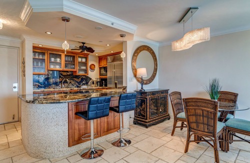 Kahana Condo | Remodeled top-floor oasis with ocean views