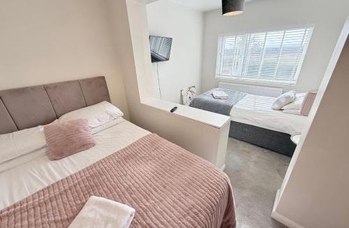 Renhold House | Renhold House - 15 people