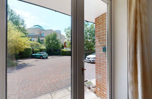 Oxford City Centre Apartment | Rewley Road | Oxford Holiday Let | 2 Beds & Sleeps 4