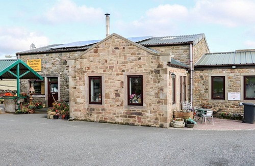 Holestone Moor Cottage | RIBER VIEW BARN, pet friendly in Ashover